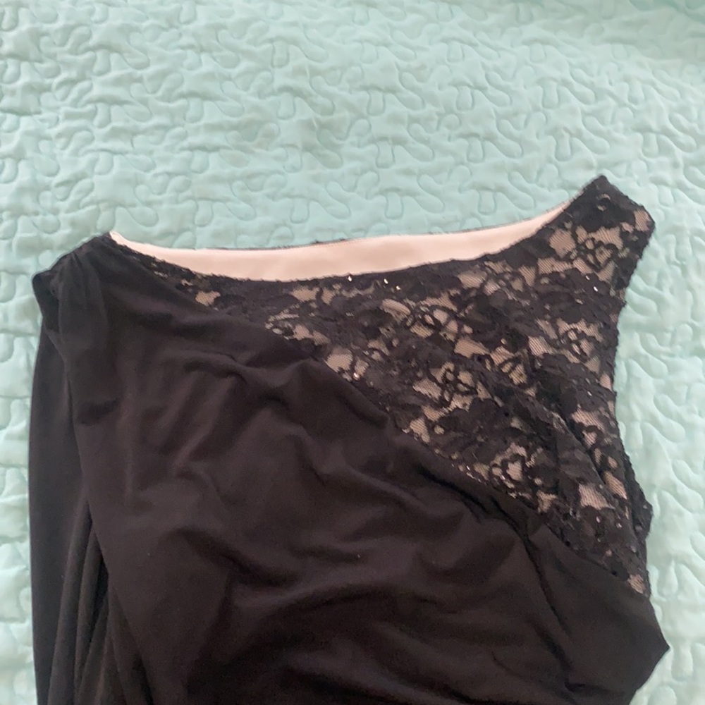 Cute shoulder dress with lace